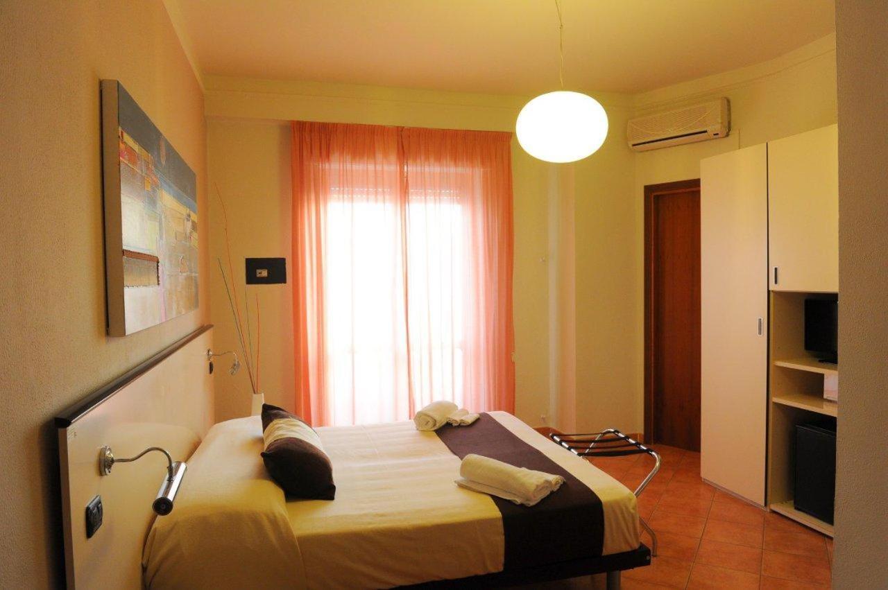 Hotel Mediterraneo Sapri Exteriör bild